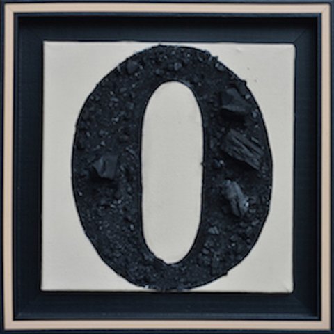 O in Black and Beige